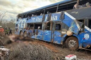 Acidente ocorreu na madrugada da sexta-feira (25).