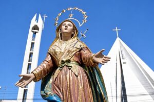 Catedral de Nossa Senhora das Dores realiza festa em honra &agrave; padroeira de Caruaru.