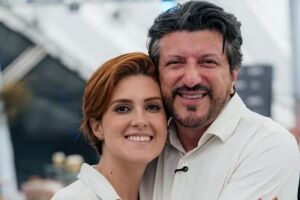 O influenciador Lito Sousa e sua esposa, Mila Seidl.
