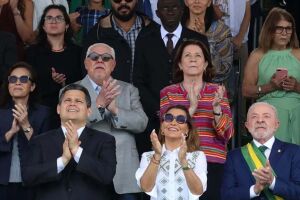 Lula participa de do desfile de 7 de Setembro.