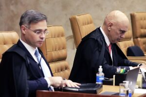 O ministro Andr&eacute; Mendon&ccedil;a, do Supremo Tribunal Federal (STF) e Alexandre de Moraes.