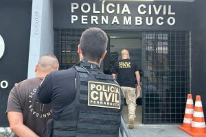 Pol&iacute;cia faz opera&ccedil;&atilde;o contra roubos e furtos de ve&iacute;culos, al&eacute;m da adultera&ccedil;&atilde;o e falsifica&ccedil;&atilde;o de documentos na RMR