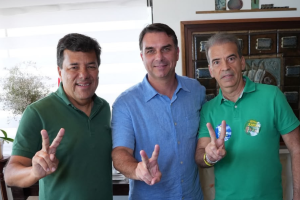 Mendon&ccedil;a, Fl&aacute;vio Bolsonaro e Alberto Feitosa
