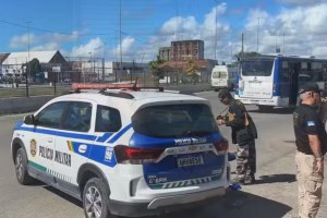 Homem &eacute; morto a tiros na BR-101, em Jaboat&atilde;o, enquanto seguia para o trabalho