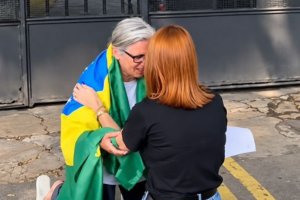Pastora Sandra Maria Menezes Chaves deixa pris&atilde;o ap&oacute;s dois anos pelos atos no 8 de janeiro