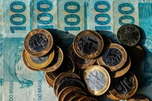 Brasileiros tem dinheiros esquecidos a consultar no Banco Central