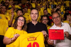 200 estudantes compareceram &agrave; Ilha do Retiro em novo projeto do Sport.