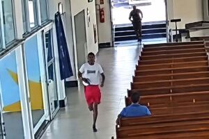 Suspeito invade Santu&aacute;rio de Nossa Senhora da Concei&ccedil;&atilde;o durante persegui&ccedil;&atilde;o de PMs.