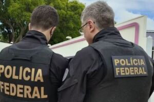 Agentes da Pol&iacute;cia Federal.