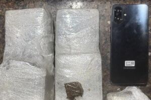 Mulher &eacute; presa com mais de 2,2 kg de maconha em Goiana, no Litoral Norte de Pernambuco.