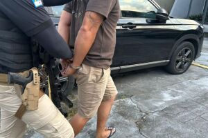 Pol&iacute;cia Civil prende cinco pessoas em opera&ccedil;&atilde;o contra viol&ecirc;ncia dom&eacute;stica em Caruaru.