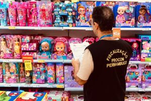 Presentes para o Dia das Crian&ccedil;as t&ecirc;m diferen&ccedil;a de at&eacute; 34,31% nos pre&ccedil;os em Pernambuco, aponta Procon-PE.
