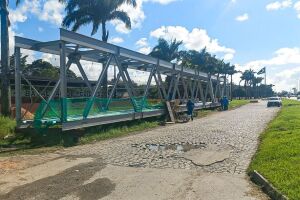 BR-232 ser&aacute; totalmente interditada no Recife para instala&ccedil;&atilde;o de passarela no domingo (18); confira rotas alternativas.