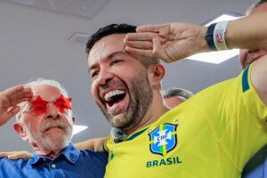 "Essa elei&ccedil;&atilde;o me deu muitas li&ccedil;&otilde;es": Lula agradece Janones e promete mudan&ccedil;as no quarto mandato.