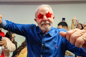 Lula completa 81 anos ap&oacute;s vit&oacute;ria que garantiu quarto mandato presidencial.