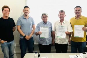 Prefeito Gilvandro Estrela autoriza constru&ccedil;&atilde;o de quadras poliesportivas em duas escolas de Belo Jardim.