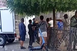 Homem morre ap&oacute;s cair do 3&ordm; andar ao instalar toldo em pr&eacute;dio de Jaboat&atilde;o.