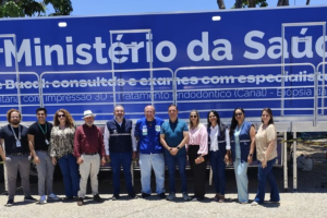 carreta de sa&uacute;de bucal do programa Agora Tem Especialistas.