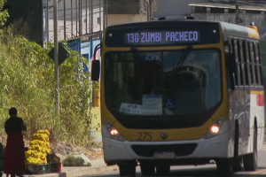 Linha de &ocirc;nibus no Grande Recife.