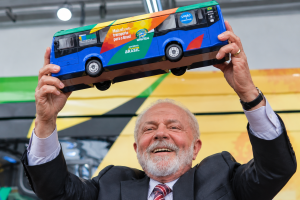 Lula entrega PEC para Tarifa Zero no Transporte aos fins de semana.