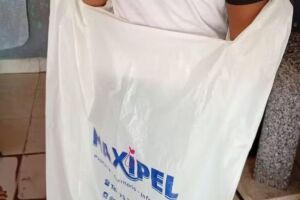 Segundo a m&atilde;e, a unidade informou que n&atilde;o havia fraldas e roupas dispon&iacute;veis para trocar o menino.