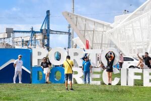 O concurso Lentes do Cais celebra os 108 anos do Porto do Recife.