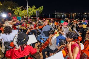 A iniciativa leva m&uacute;sica instrumental a diferentes espa&ccedil;os p&uacute;blicos.