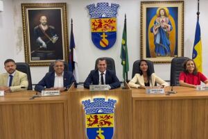 C&acirc;mara de Olinda tem nova Mesa Diretora para o bi&ecirc;nio 2027-2028