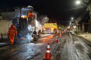 Obra na Avenida Costa Azul.