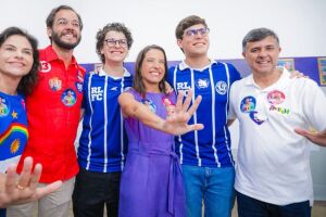 "Fizemos muito, mas ainda temos muitas coisas a fazer", diz Raquel Lyra durante vota&ccedil;&atilde;o em Caruaru.