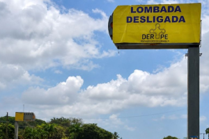 Lombadas eletr&ocirc;nicas desligadas na BR-232 e PE-060