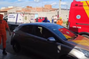 Menino de 2 anos morre ap&oacute;s ser deixado dentro de carro com ar-condicionado em Goi&aacute;s