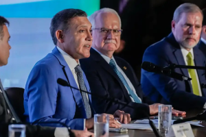 Nunes Marques (TSE) em coletiva de imprensa ap&oacute;s fim do primeiro turno