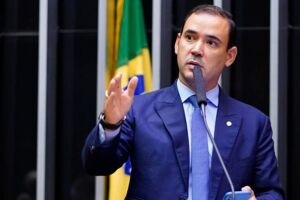 Vicentinho J&uacute;nior.