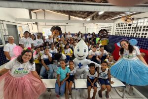 Programa Art&Sorriso; leva atendimento odontol&oacute;gico a 40 escolas do Jaboat&atilde;o.