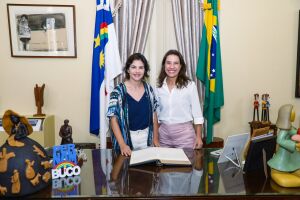 Raquel Lyra transmite governo a Priscila Krause antes de miss&atilde;o internacional na Europa.