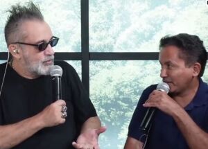 Manoel Gomes, o Caneta Azul, responde se &eacute; de esquerda ou direita: "Sou mais na minha"