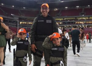 Soldado Marques e seus filhos. 