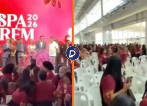 Fi&eacute;is deixam culto evang&eacute;lico ap&oacute;s candidato ao Senado Helder Barbalho subir ao palco para discursar