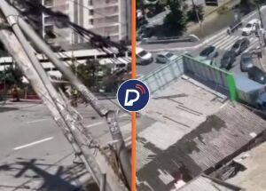 Poste cai pr&oacute;ximo &agrave; pra&ccedil;inha de Boa Viagem 
