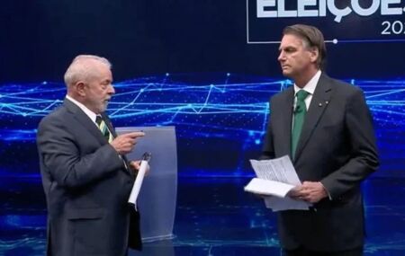 Lula e Bolsonaro em debate presidencial.