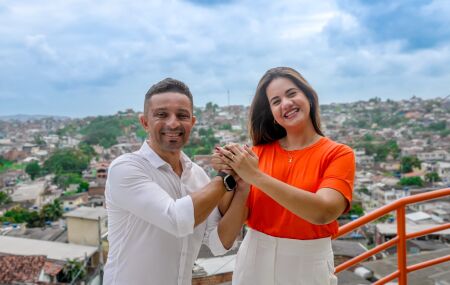 OLINDA: Mirella Almeida anuncia ex-jogador Chiquinho como seu vice.