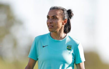 PARIS 2024: CBF entra com recurso para reverter SUSPENSÃO de MARTA na semifinal olímpica.