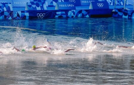 PARIS 2024: treino da maratona aquática é cancelado por causa da má qualidade da água do Rio Sena.