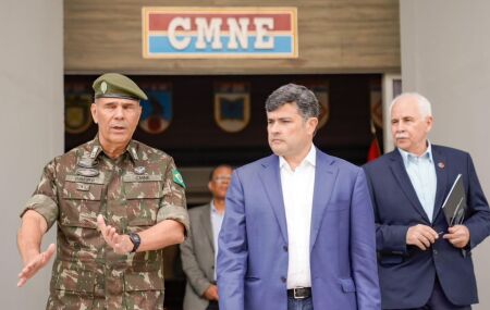 Eduardo da Fonte em visita ao Comando Militar do Nordeste.