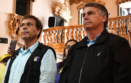 Gilson Machado e Jair Bolsonaro em visita ao Hospital Português.