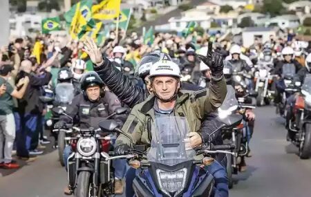 Jair Bolsonaro em motociata.