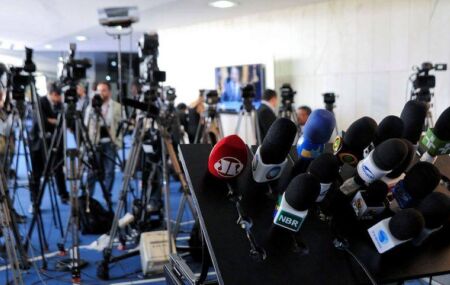 STF - julgamento de recurso de ação que responsabiliza jornal por fala de entrevistado é suspenso.