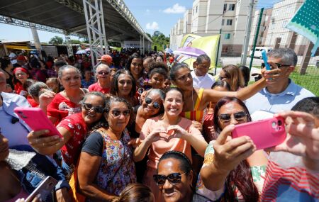 Em Paulista, Raquel Lyra doa terreno que vai beneficiar quase 200 famílias com moradia.