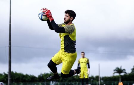 Caique França, goleiro do Sport 